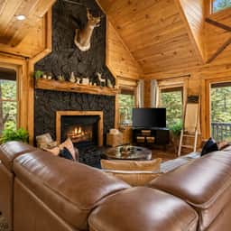 Aska Whitetail Lodge