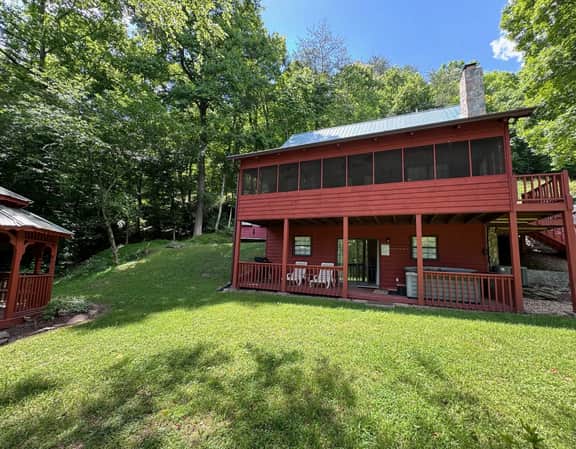 Bigfoot's River Retreat