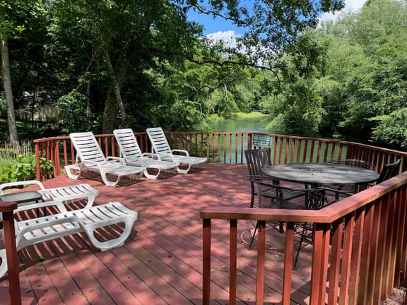 Bigfoot's River Retreat